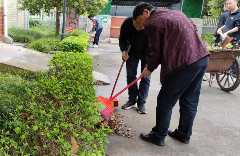 m88明昇集团第三党支部开展“清洁家园 美化环境”主题党日活动