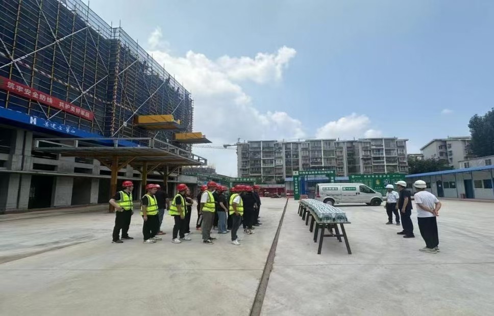 m88明昇集团开展“夏日送清凉”慰问活动